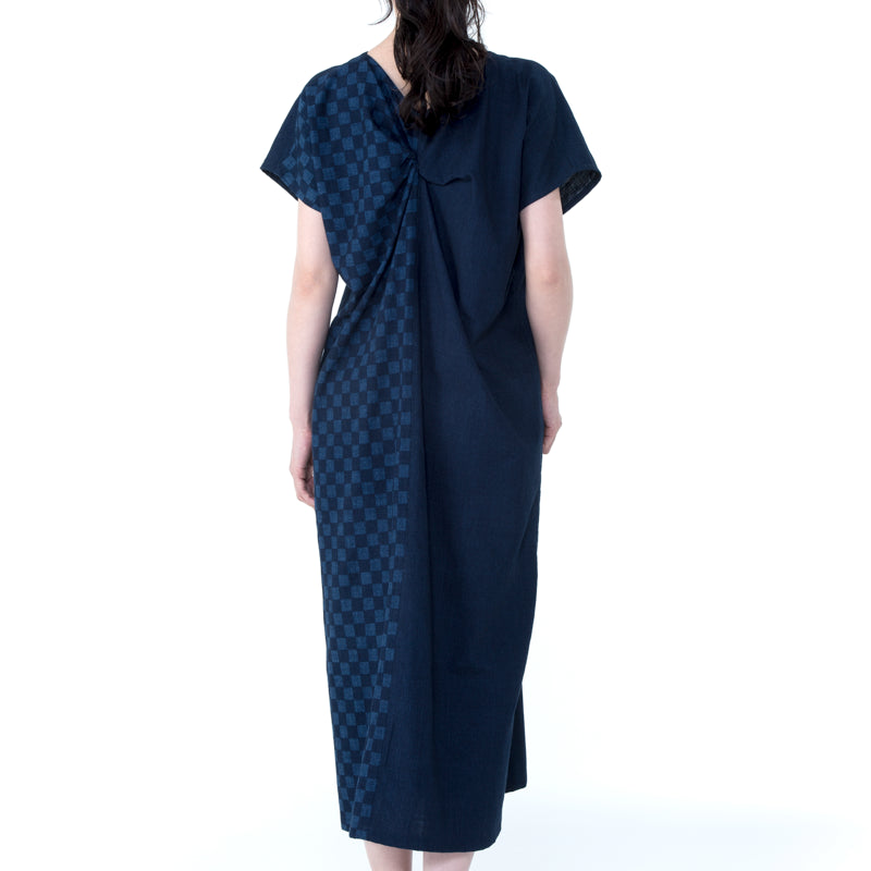 Back point dress straight