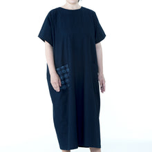 Load image into Gallery viewer, Back point dress A line
